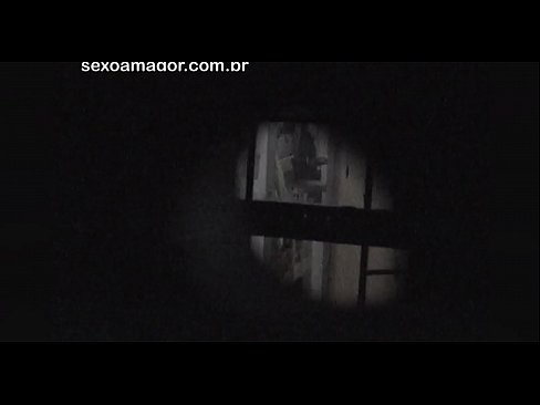 ❤️ Blondina este filmată în secret de un voyeur din cartier ascuns în spatele unor cărămizi goale at porn ro.xsexshop.ru ❤
